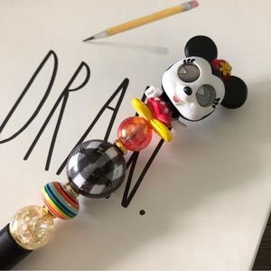 Disney Doorables: Mickey & Friends: Minnie Mouse handmade beaded pen